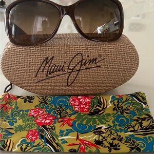 Maui Jim sunglasses with dust bag & storage case Pristine condition
